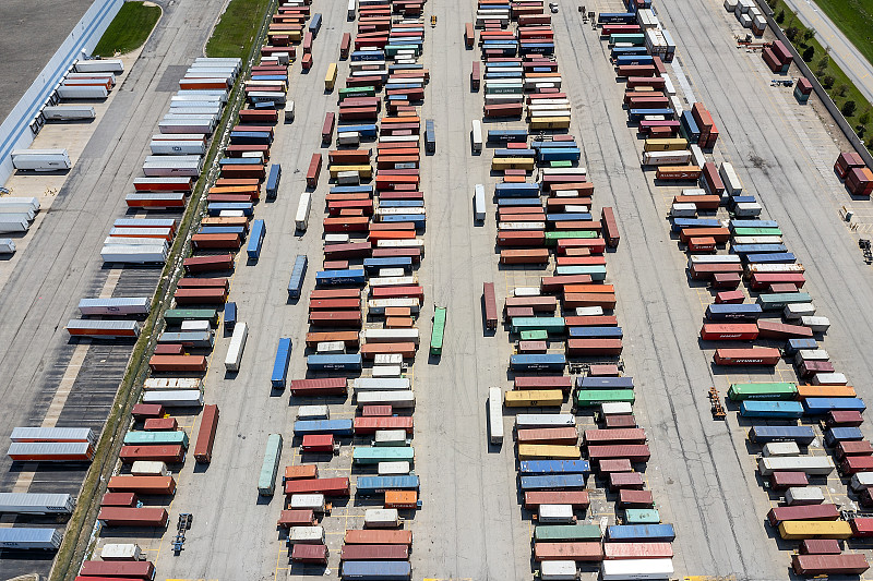 枕头采纳中国深圳国际快递专线配送至西班牙 枕头采纳中国深圳国际快递专线配送至西班牙