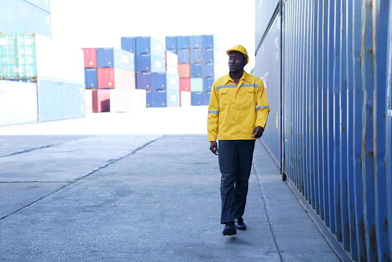 浸水保温服通过中国广东深圳跨境物流专线托运至沙特阿拉伯吉达 浸水保温服通过中国广东深圳跨境物流专线托运至沙特阿拉伯吉达