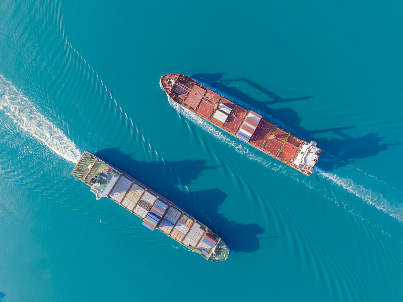 锤子经过中国广东广州国际快递专线安全送达美国