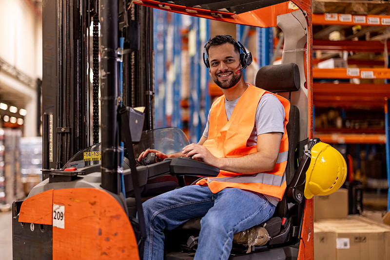 家电借助中国广东广州环球货运专线运送至印度尼西亚雅加达