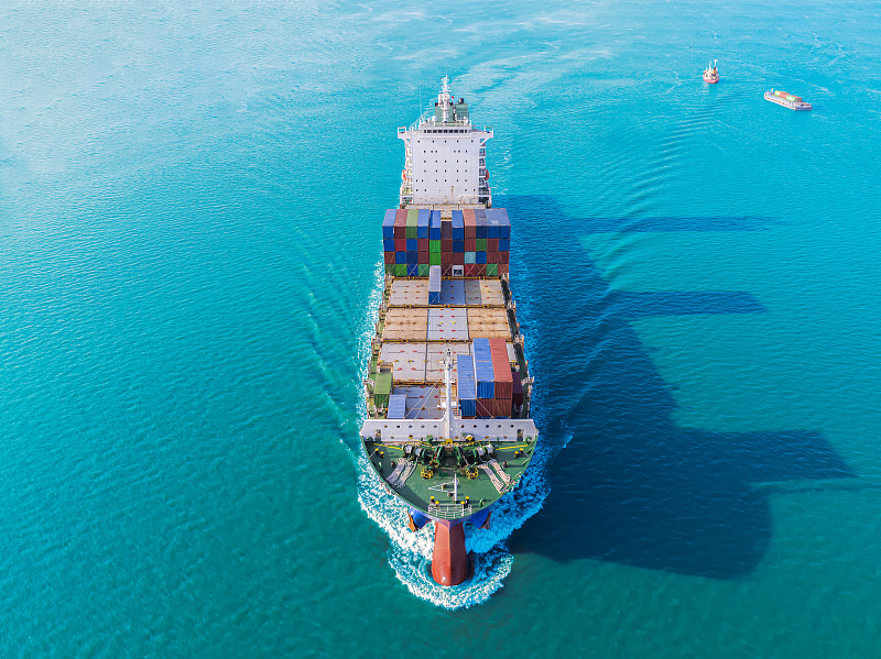 新能源产品经过中国广东东莞外贸物流专线运抵印度孟买