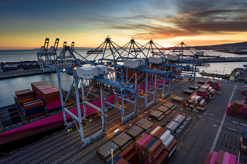 鲁班锁经中国北京国际货运专线托运至英国