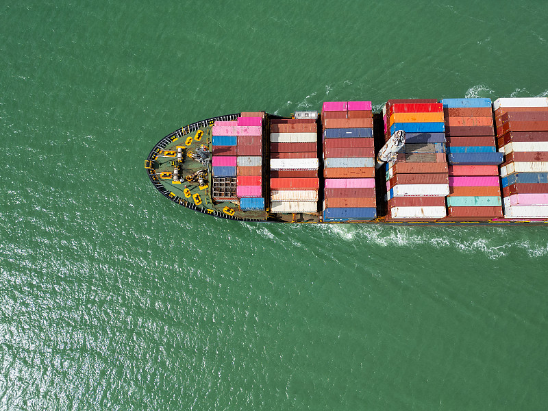 笔记本电脑采用中国广东深圳国际快递专线发往南非德班