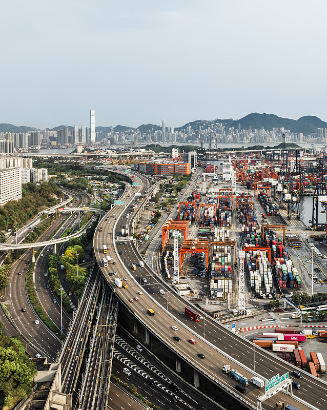 锅勺经过中国广东深圳跨境物流专线运输到加拿大
