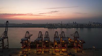 糖果采纳中国珠海外贸物流专线发往荷兰