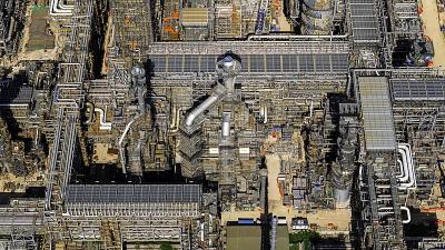 合成纤维面料借用中国上海国际快递专线送抵新加坡